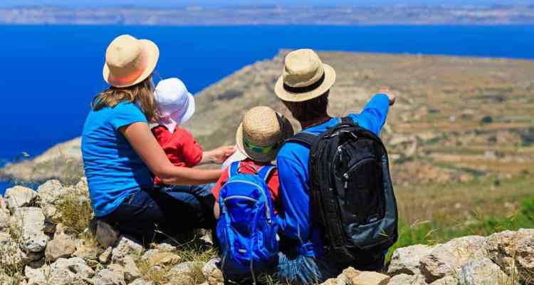 5 Financial Travel Tips for Families