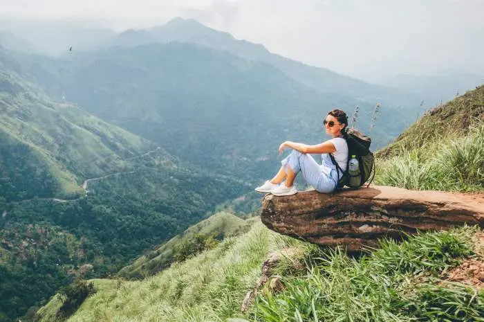 Solo Traveler's Guide, Tips for Exploring Alone Safely