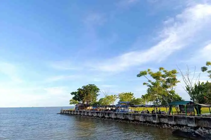 New Amal Beach, a Recreational Spot Offering Exotic Natural Beauty in Tarakan